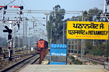 Tempo Travellers in Pathankot